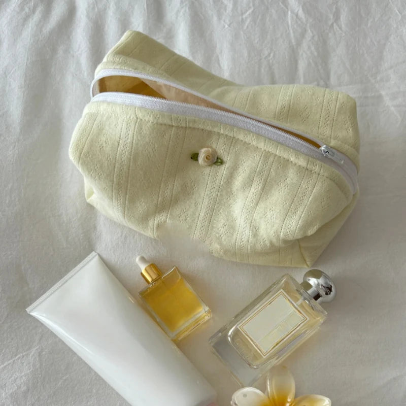 Trousse de maquillage élégante à fleurs, sac de rouge à lèvres cosmétique, portable, grande capacité, évaluation de voyage, poudres de toilette cosmétiques, mode, doux