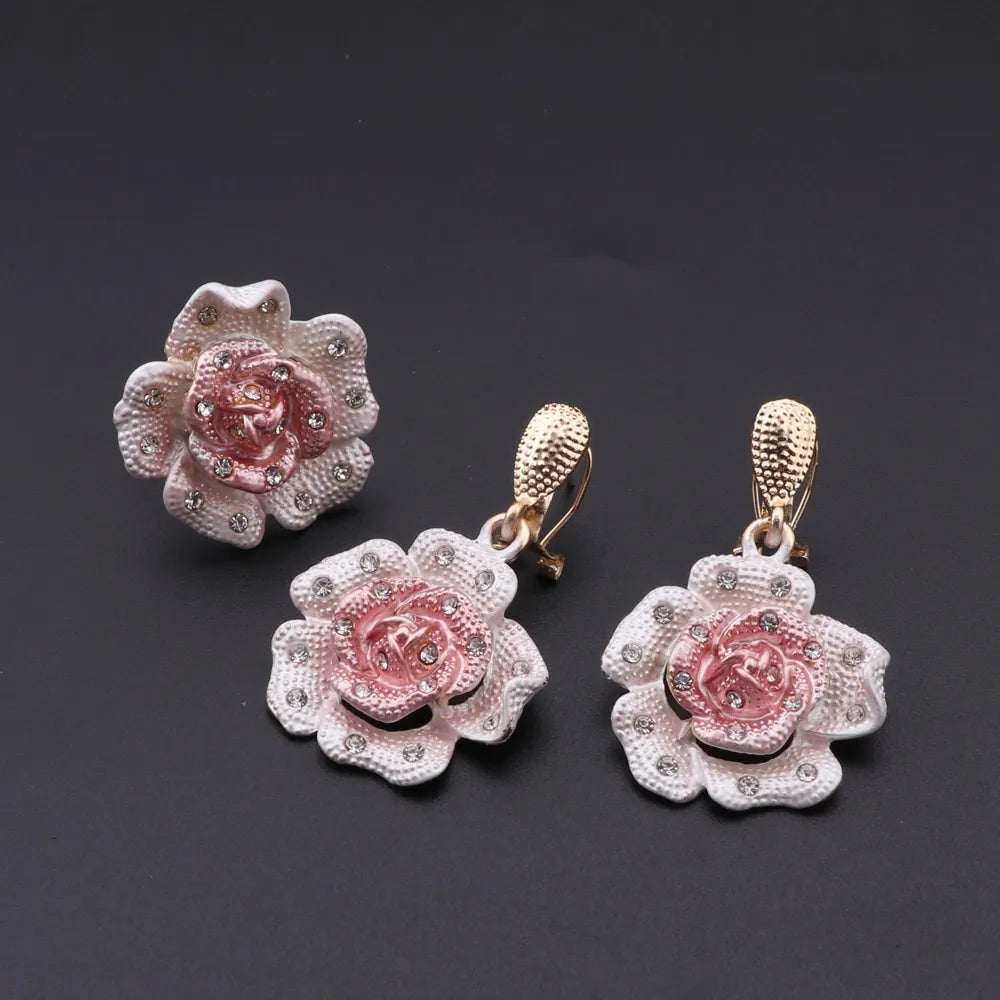 Ensembles de bijoux à la mode pour femmes, boucles d'oreilles, bague, Bracelet, collier, couleur argent, pendentif fleur classique, accessoires pour robe de mariée