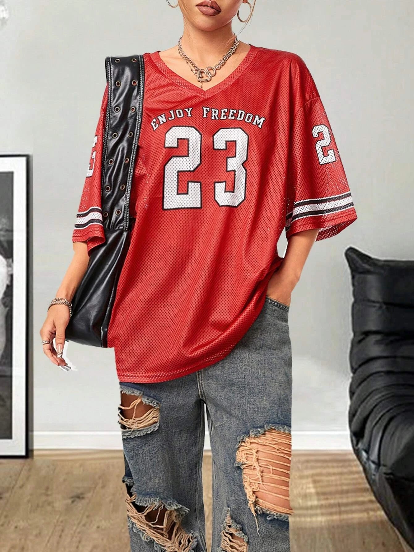 T-Shirt noir imprimé Enjoy Freedom 23 pour femmes, col en v, manches courtes, maille, sport, Football, Y2K, hauts surdimensionnés, été