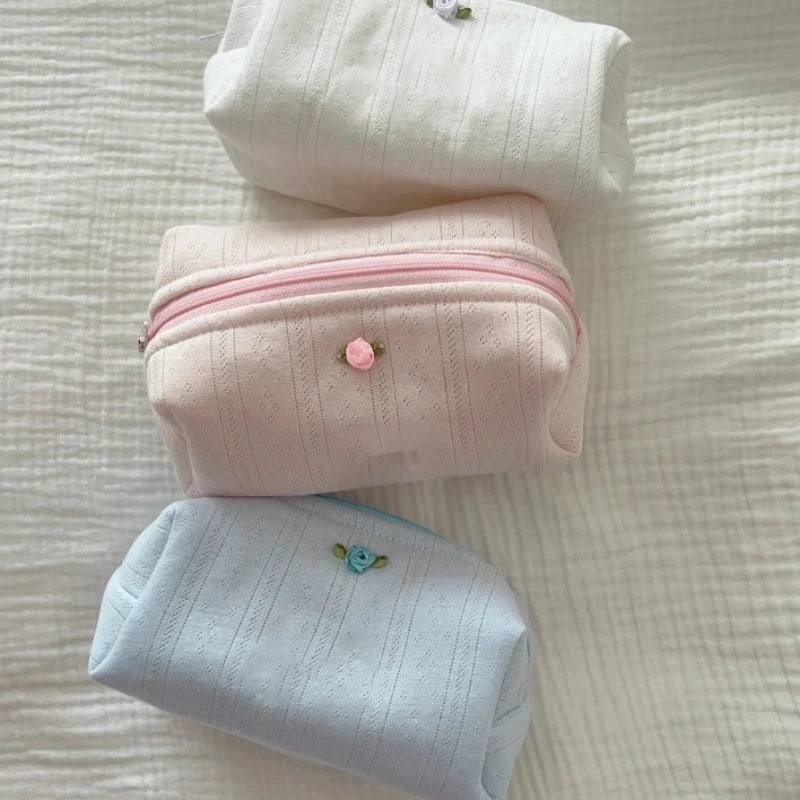 Trousse de maquillage élégante à fleurs, sac de rouge à lèvres cosmétique, portable, grande capacité, évaluation de voyage, poudres de toilette cosmétiques, mode, doux