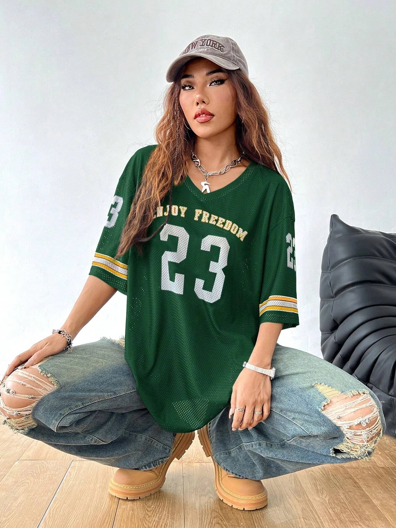 T-Shirt noir imprimé Enjoy Freedom 23 pour femmes, col en v, manches courtes, maille, sport, Football, Y2K, hauts surdimensionnés, été