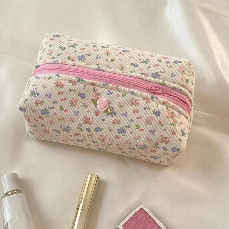 Trousse de maquillage élégante à fleurs, sac de rouge à lèvres cosmétique, portable, grande capacité, évaluation de voyage, poudres de toilette cosmétiques, mode, doux