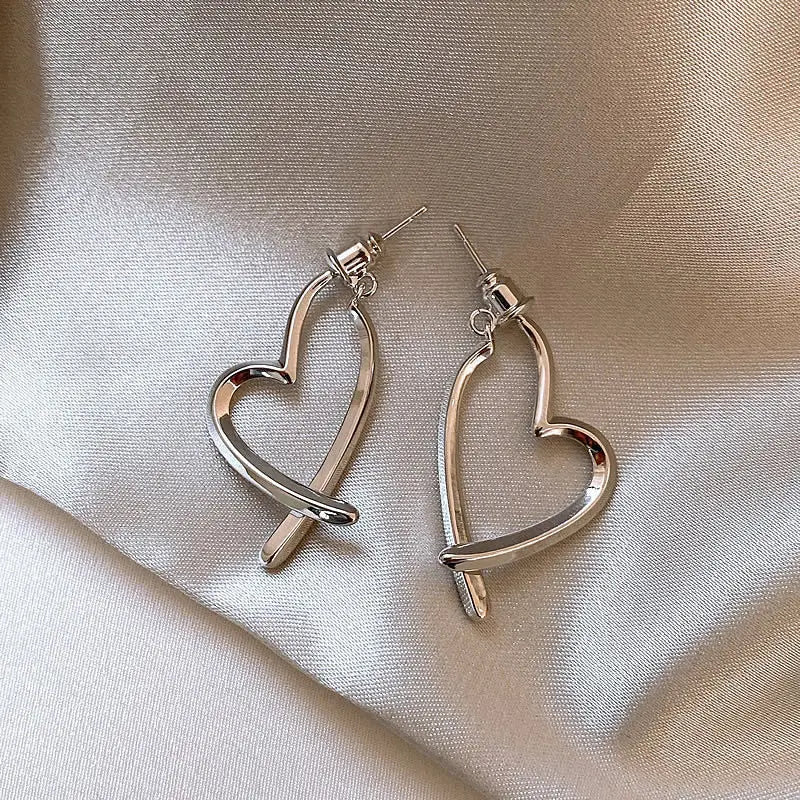 Boucles d'oreilles d'amour de personnalité pour femmes, Design de Niche, boucles d'oreilles dorées pour filles, bijoux simples, cadeau argenté