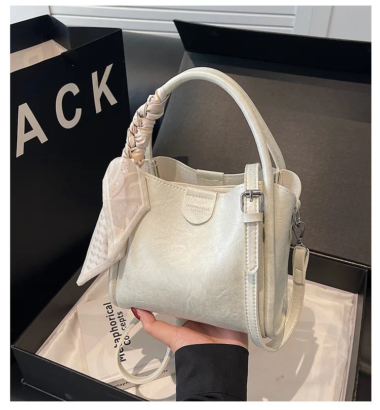 2025 printemps/été Style populaire, luxe léger pour femmes Texture haut de gamme-sac à bandoulière seau riche-mode tendance