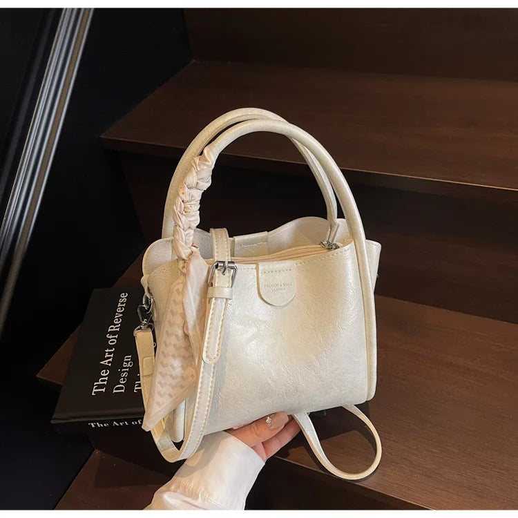 2025 printemps/été Style populaire, luxe léger pour femmes Texture haut de gamme-sac à bandoulière seau riche-mode tendance