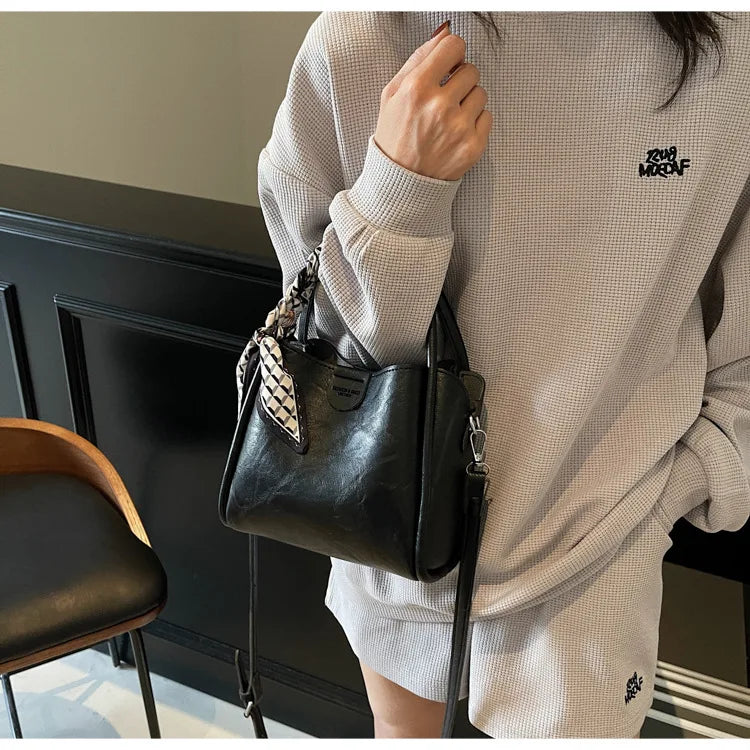2025 printemps/été Style populaire, luxe léger pour femmes Texture haut de gamme-sac à bandoulière seau riche-mode tendance