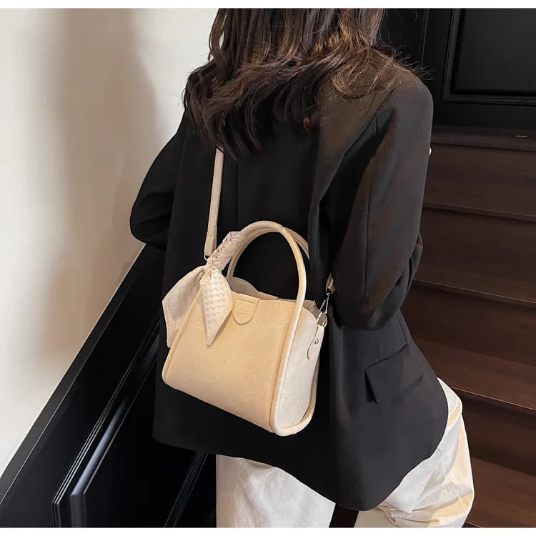 2025 printemps/été Style populaire, luxe léger pour femmes Texture haut de gamme-sac à bandoulière seau riche-mode tendance