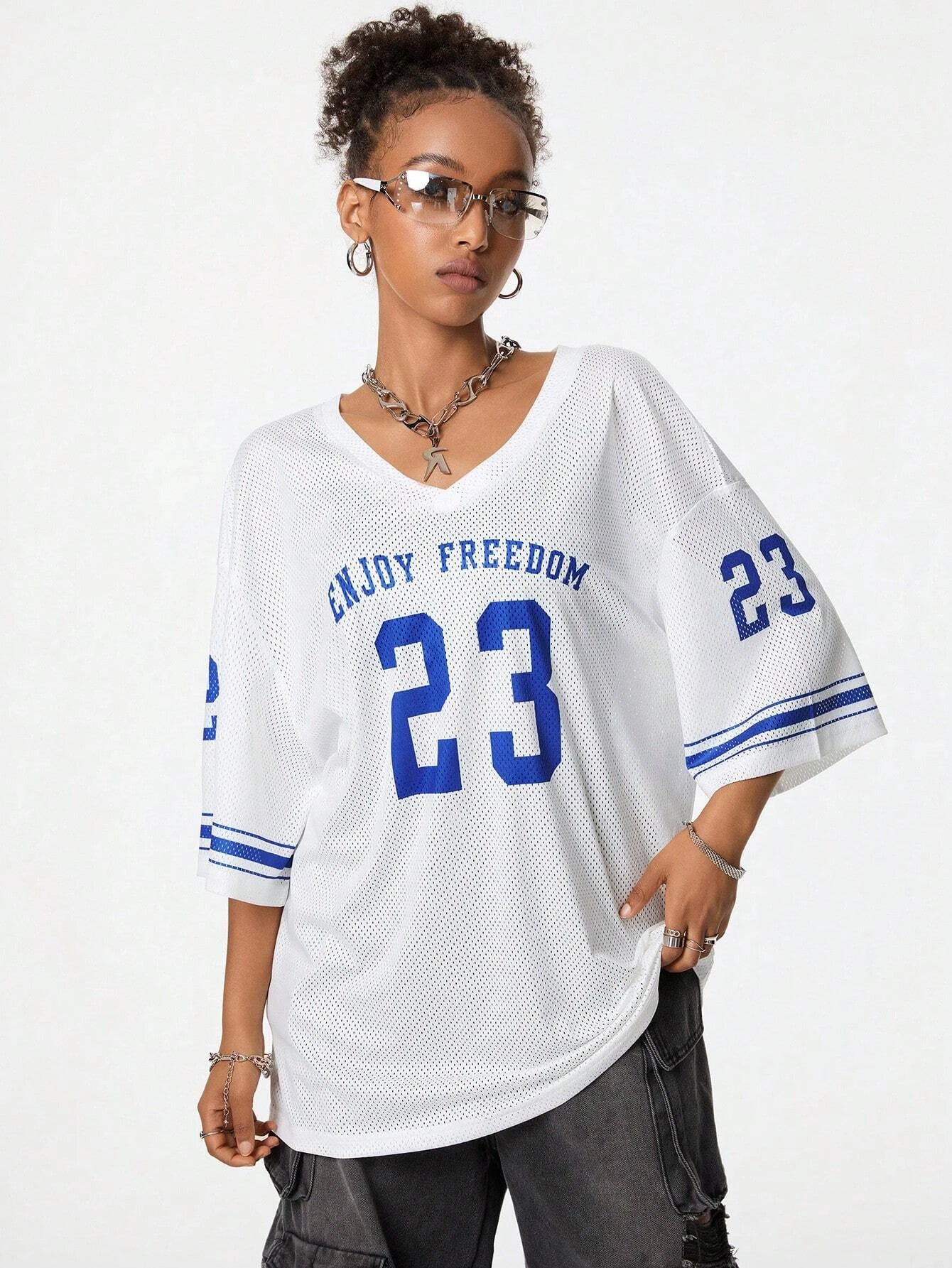 T-Shirt noir imprimé Enjoy Freedom 23 pour femmes, col en v, manches courtes, maille, sport, Football, Y2K, hauts surdimensionnés, été