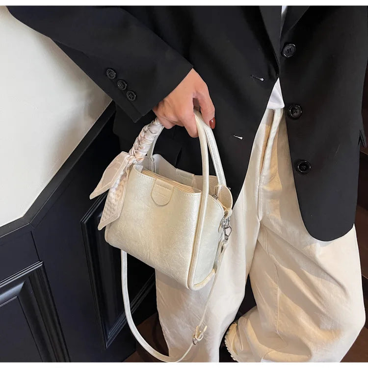 2025 printemps/été Style populaire, luxe léger pour femmes Texture haut de gamme-sac à bandoulière seau riche-mode tendance