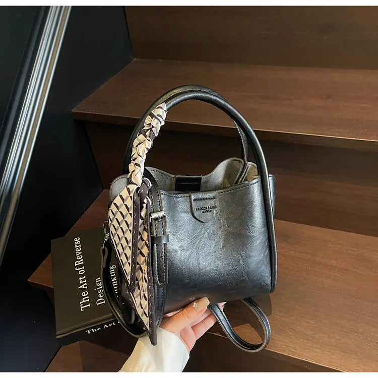2025 printemps/été Style populaire, luxe léger pour femmes Texture haut de gamme-sac à bandoulière seau riche-mode tendance
