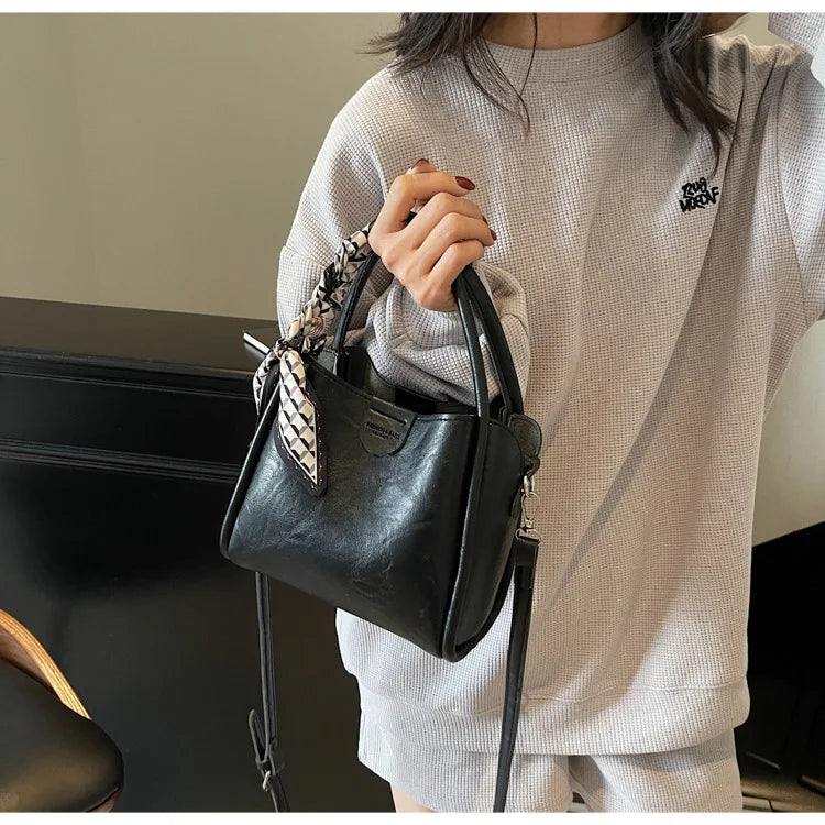 2025 printemps/été Style populaire, luxe léger pour femmes Texture haut de gamme-sac à bandoulière seau riche-mode tendance