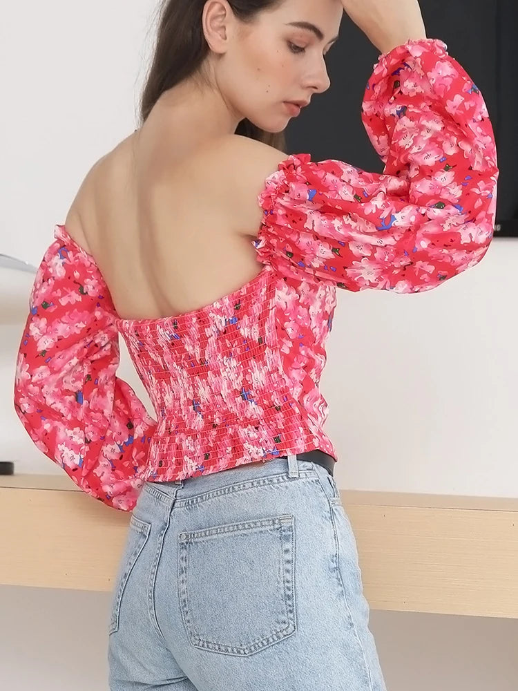 chemises et blouses sexy,chemisier courte fleuris blanche femme nouvelle collection 2024,vêtements femmes tendances 2024,blouse a épaule dénudé manche longue femme,haut dos nus femme elegant chic