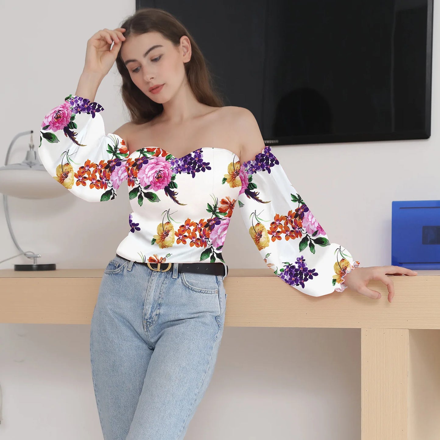 chemises et blouses sexy,chemisier courte fleuris blanche femme nouvelle collection 2024,vêtements femmes tendances 2024,blouse a épaule dénudé manche longue femme,haut dos nus femme elegant chic