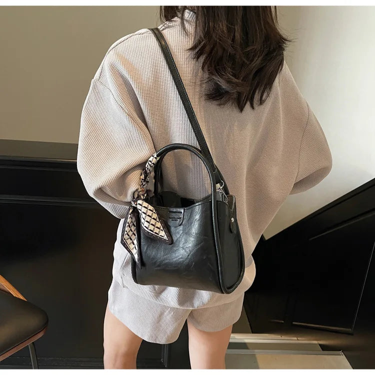 2025 printemps/été Style populaire, luxe léger pour femmes Texture haut de gamme-sac à bandoulière seau riche-mode tendance