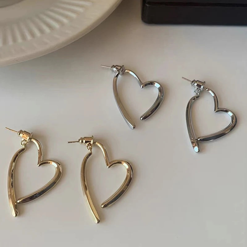 Boucles d'oreilles d'amour de personnalité pour femmes, Design de Niche, boucles d'oreilles dorées pour filles, bijoux simples, cadeau argenté