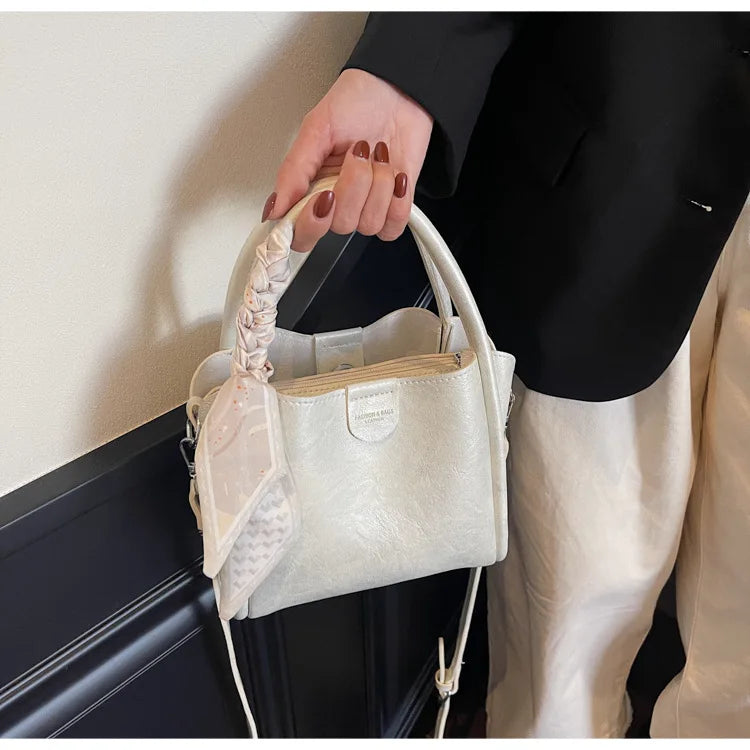 2025 printemps/été Style populaire, luxe léger pour femmes Texture haut de gamme-sac à bandoulière seau riche-mode tendance